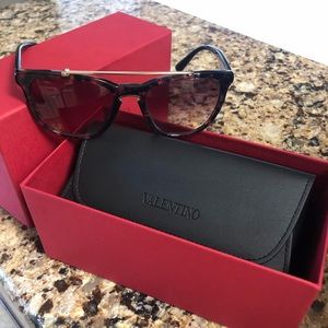 Valentino sunglasses new